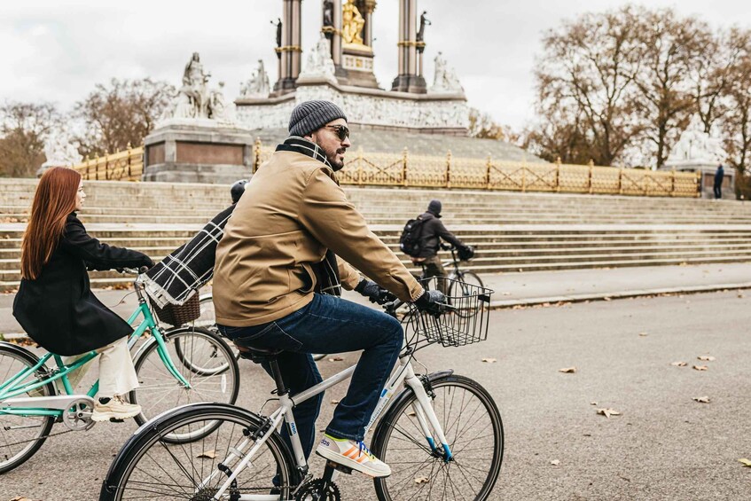 Picture 14 for Activity London: Parks and Palaces Guided Morning Bike Tour