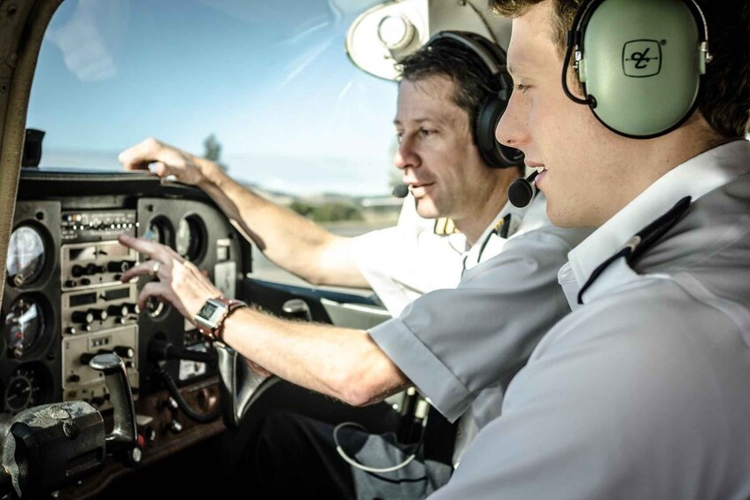 Picture 6 for Activity Hobart: Introductory Flying Lesson