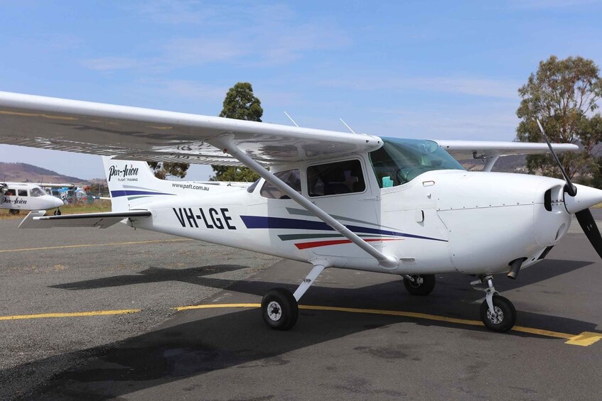 Picture 2 for Activity Hobart: Introductory Flying Lesson