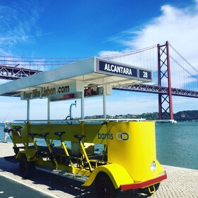 Lisbon: 1-Hour Beer or Sangria Bike Sightseeing Tour