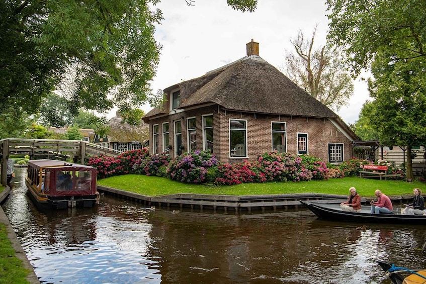 Picture 5 for Activity Giethoorn: Village & National Park Canal Cruise with Coffee