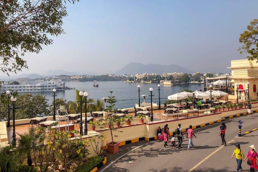 Picture 7 for Activity Udaipur: City Palace Museum Tour and Lake Pichola Boat Tour