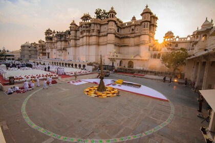 Udaipur : Visite du musée du City Palace et excursion en bateau sur le lac ...