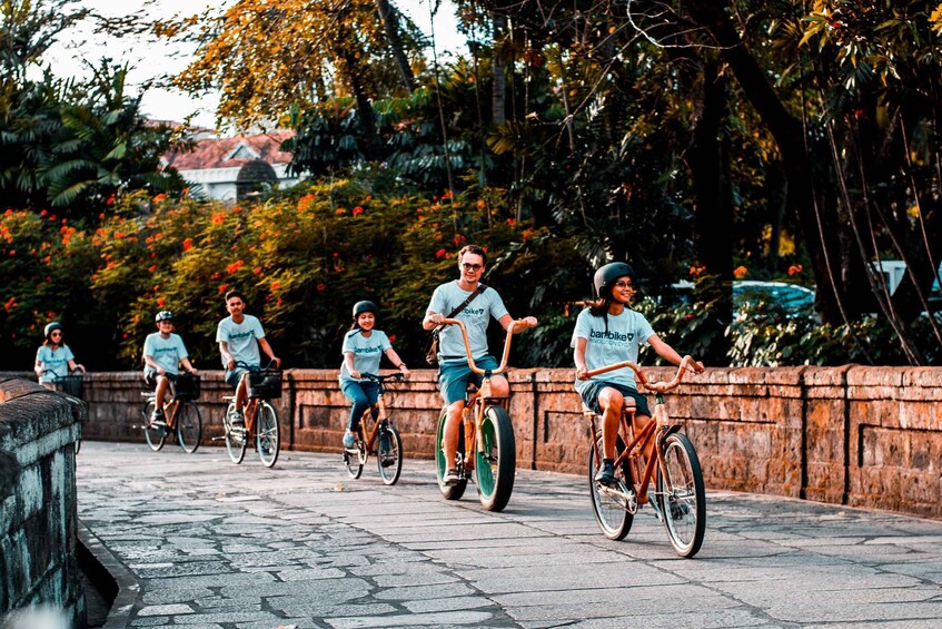 Picture 2 for Activity Manila: Historical Bamboo Bike Tour in Intramuros