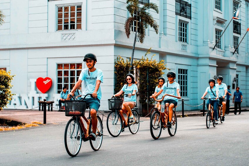 Picture 5 for Activity Manila: Historical Bamboo Bike Tour in Intramuros