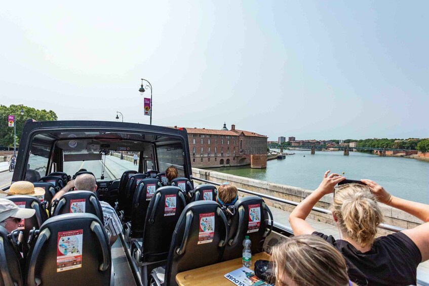 Picture 2 for Activity Toulouse: Sightseeing Tour by Open-Top Minibus