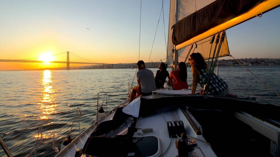 Go Sailing - Lisbon Sailing Tour
