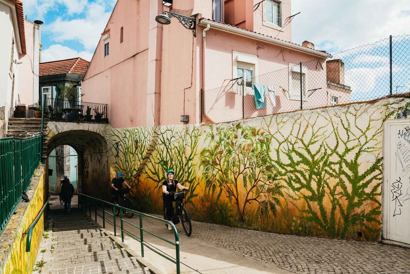 Picture 10 for Activity Lisbon: City Highlights and Viewpoints E-Bike Tour