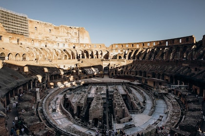 Kolosseum- und Forum-Tour mit Gladiatorentor und Arenaboden 