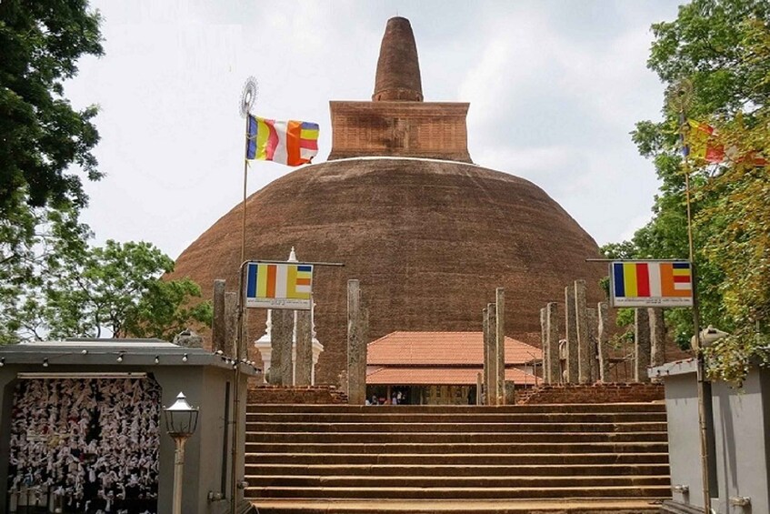 From Colombo: Anuradhapura Day Tour