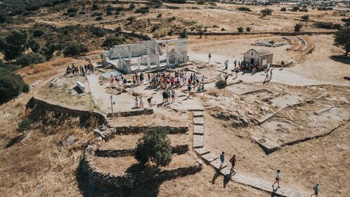 Naxos: Highlights Bustour mit freier Zeit zum Mittagessen und Schwimmen