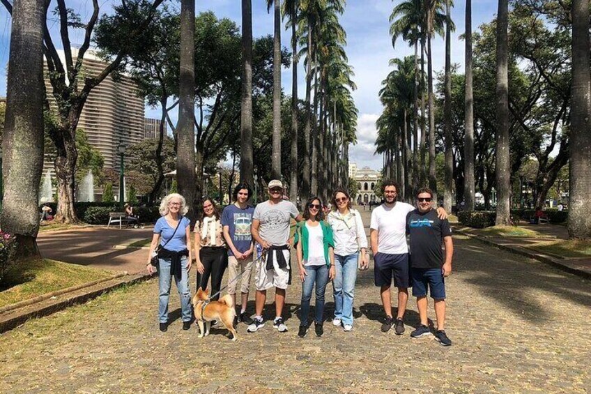 Stop at Praça da Liberdade, to tell remarkable stories and myths of the capital of Minas Gerais and its writers.