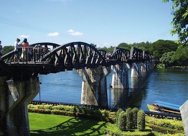 3-Tage-Fluss Kwai, schwimmender Markt und Erawan-Wasserfälle