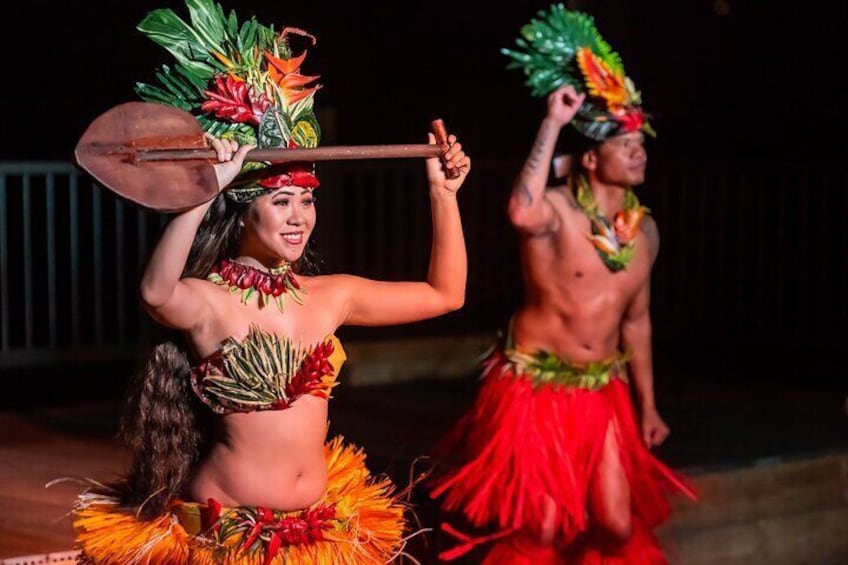 Maui Sunset Luau with Drinks and Hawaiian Buffet