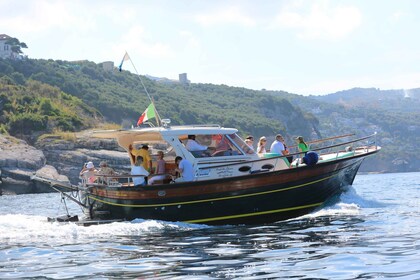 Von Salerno aus: Capri und die Sirenusas Bootstour