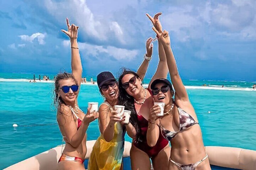 Private 7-hour Pontoon Boat Tour of San Andres Islands