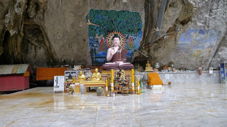 Full-Day Tour to Tiger Cave Temple, Emerald Pool & Krabi Hot Springs