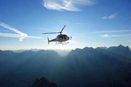Berne : Vol privé en hélicoptère de 18 minutes