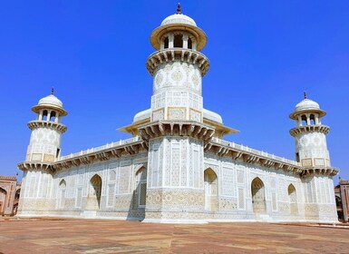 From Delhi: Private Taj Mahal Sunrise & Sunset 2-Day Tour