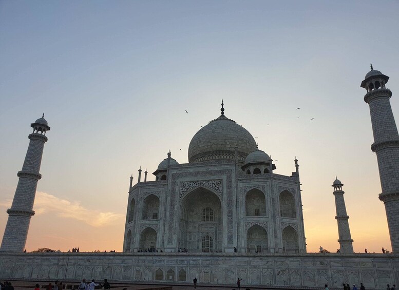 Picture 11 for Activity From Delhi: Private Taj Mahal Sunrise & Sunset 2-Day Tour