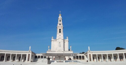 Tur Pribadi ke Fátima, Batalha, Alcobaça, Nazaré dan Óbidos
