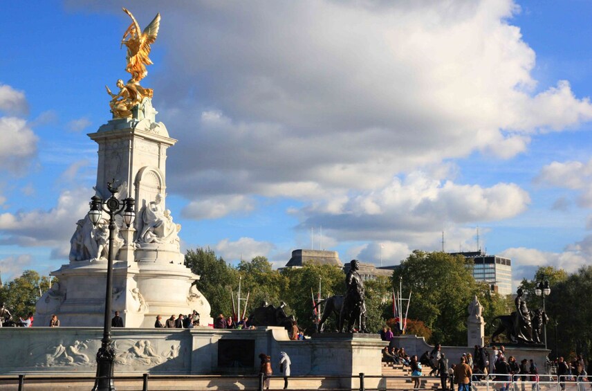 Buckingham Palace Tickets and Royal London Walking Tour