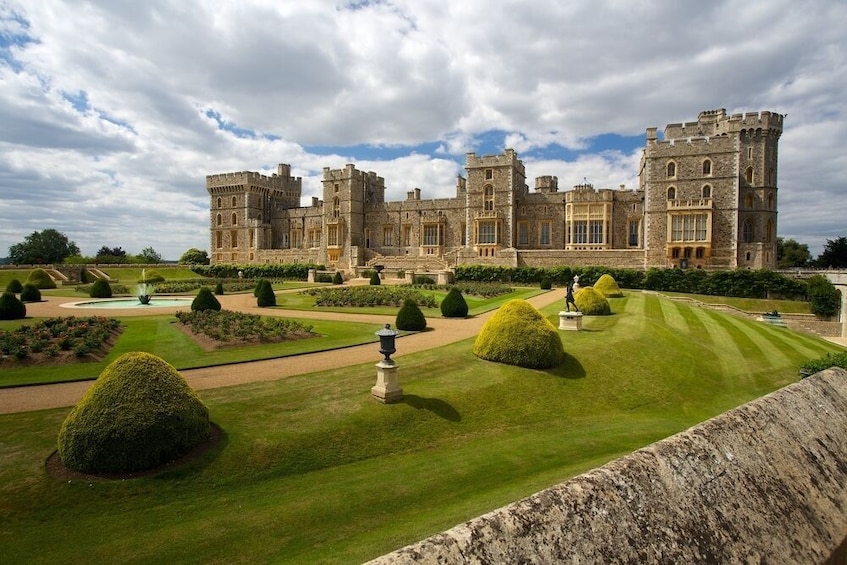 Guided Tour of Windsor Castle from London by Train