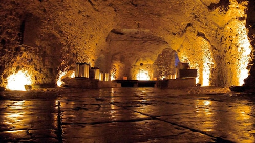 Salzkammergut: Sandstone Beer Cellar Tour with guide