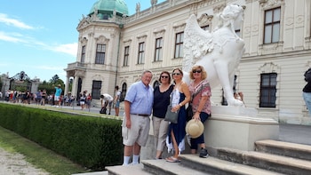 Tour del Castello del Belvedere di Vienna con un esperto di storia locale