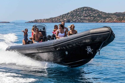 Cannes : Excursion en bateau pneumatique dans les criques pittoresques
