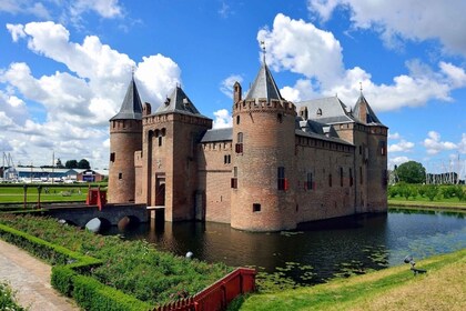 Muiden: ตั๋วเข้าปราสาท Muiderslot