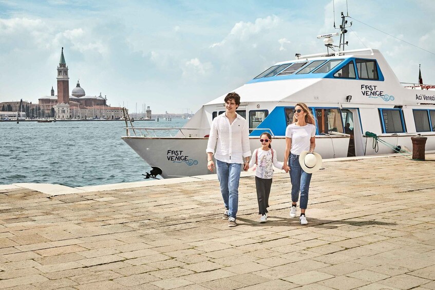 Picture 5 for Activity From Punta Sabbioni: Venice, Murano, and Burano Boat Trip