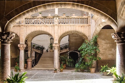 Palma: Palma, Catedral y Valldemossa con servicio de recogida