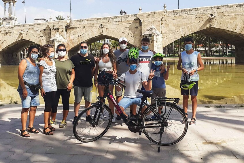 Picture 4 for Activity Valencia: City Highlights Guided Bike Tour