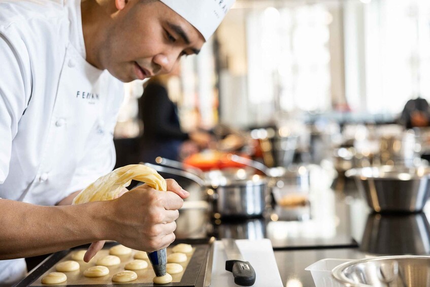 Paris: Pastry Class with Ferrandi Chef at Galeries Lafayette