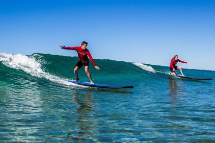 El paraíso de los surfistas: Paseo en lancha motora y clase de surf