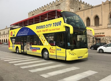 Rhodes : Visite guidée de la ville en bus avec montée et descente