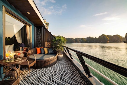 From Hanoi: 2-Day Halong Bay Cruise with Meals