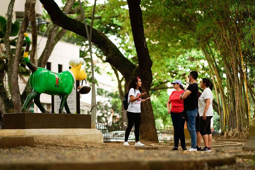 Cali: Walking tour of the historic center