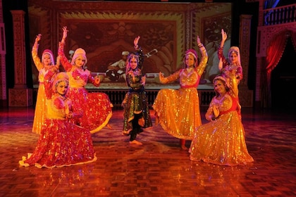 Agra: Biglietti per lo spettacolo Mohabbat the Taj e trasferimenti a Agra