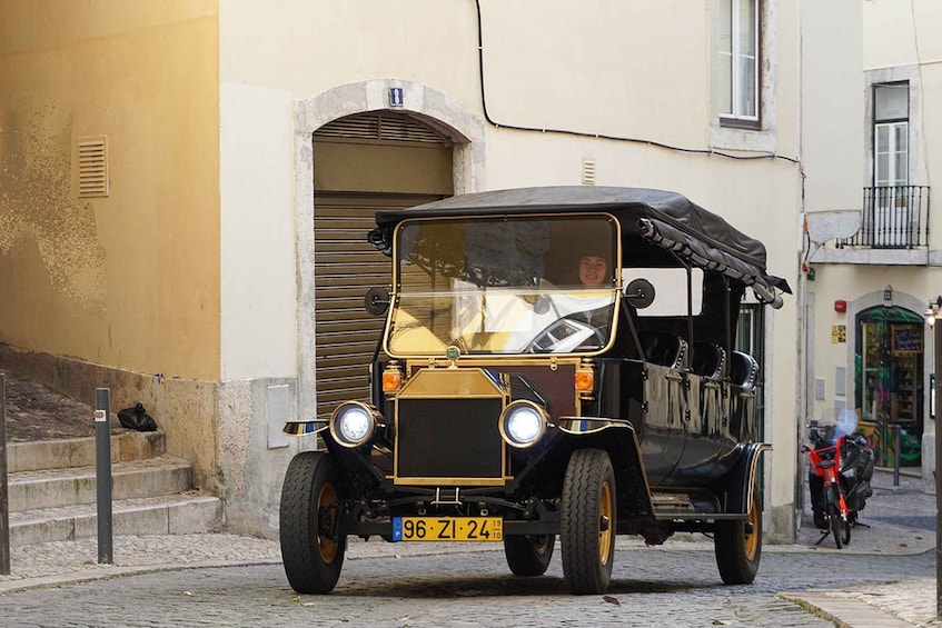 Picture 5 for Activity Lisbon: Vintage vehicle replica Romantic Private Tour