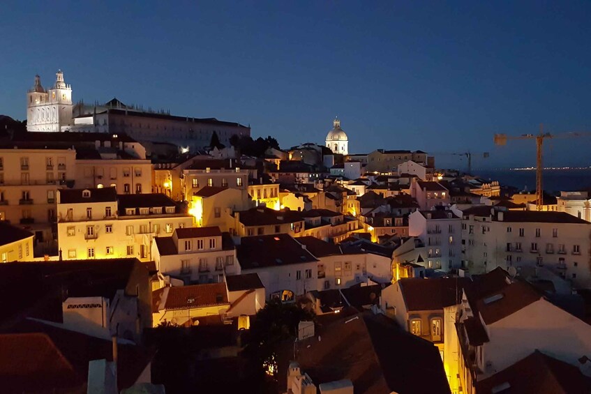 Picture 15 for Activity Lisbon: Vintage vehicle replica Romantic Private Tour