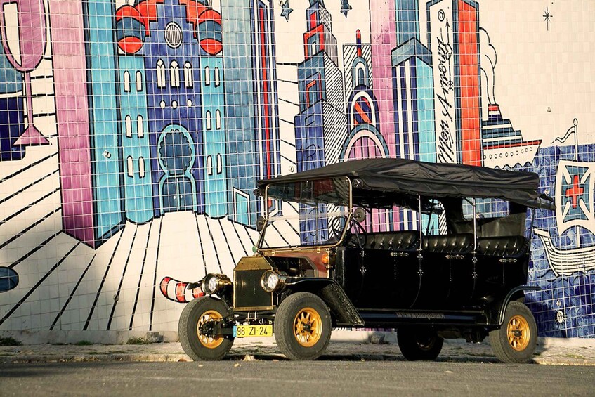 Picture 9 for Activity Lisbon: Vintage vehicle replica Romantic Private Tour