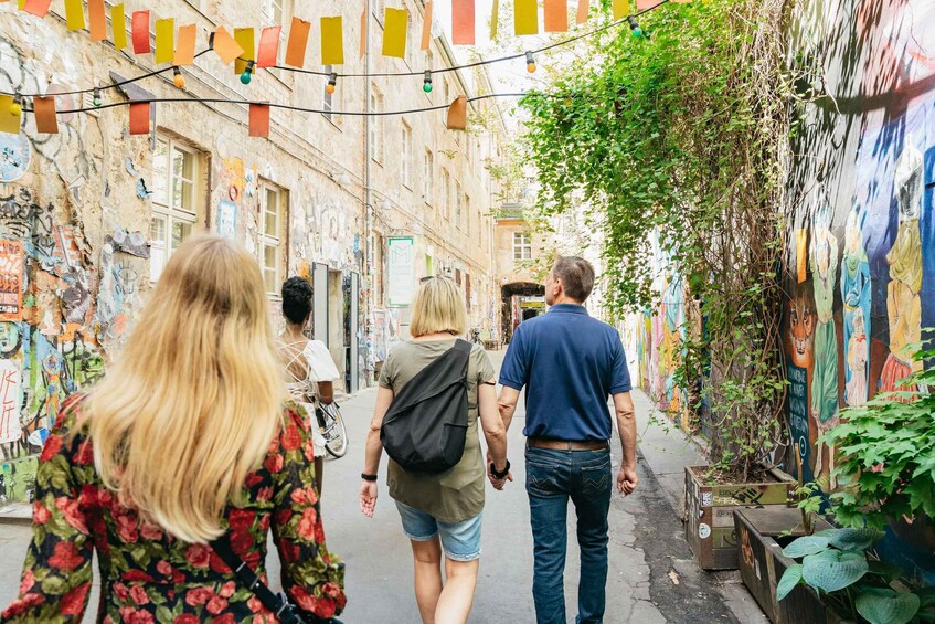 Picture 1 for Activity Berlin: Hidden Backyards Guided Walking Tour
