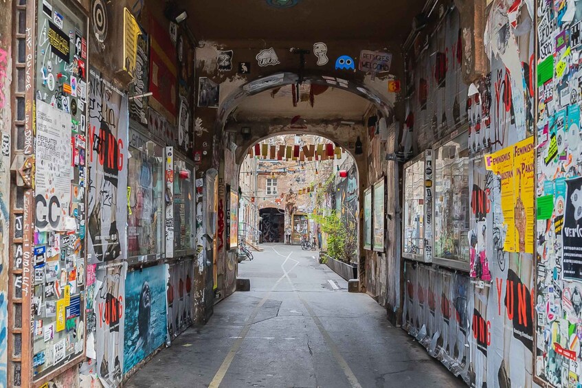 Berlin: Hidden Backyards Small-Group Walking Tour