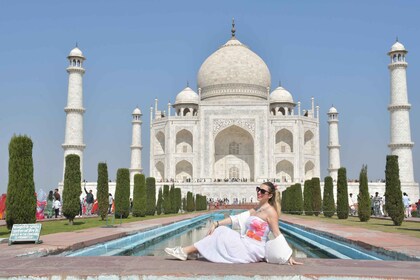 Dari Delhi: Taj Mahal Sunrise & Agra Day Tour dengan Transfer