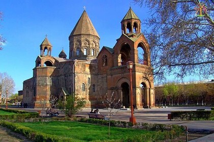 Dagtocht: Bezienswaardigheden Yerevan, St. Echmiadzin, Zvartnots