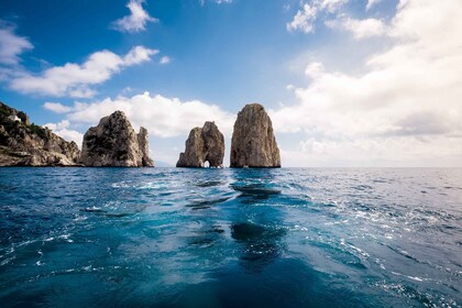 De Positano : Excursion en bateau d’une journée à Capri