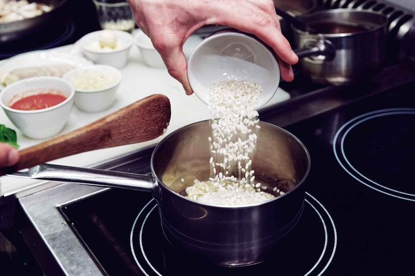 Traditional Home Cooking Experience in Lecce