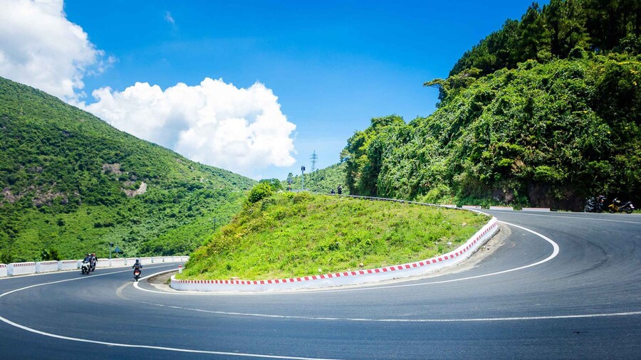 From Hue: Hai Van Pass Motorbike Tour to Da Nang or Hoi An